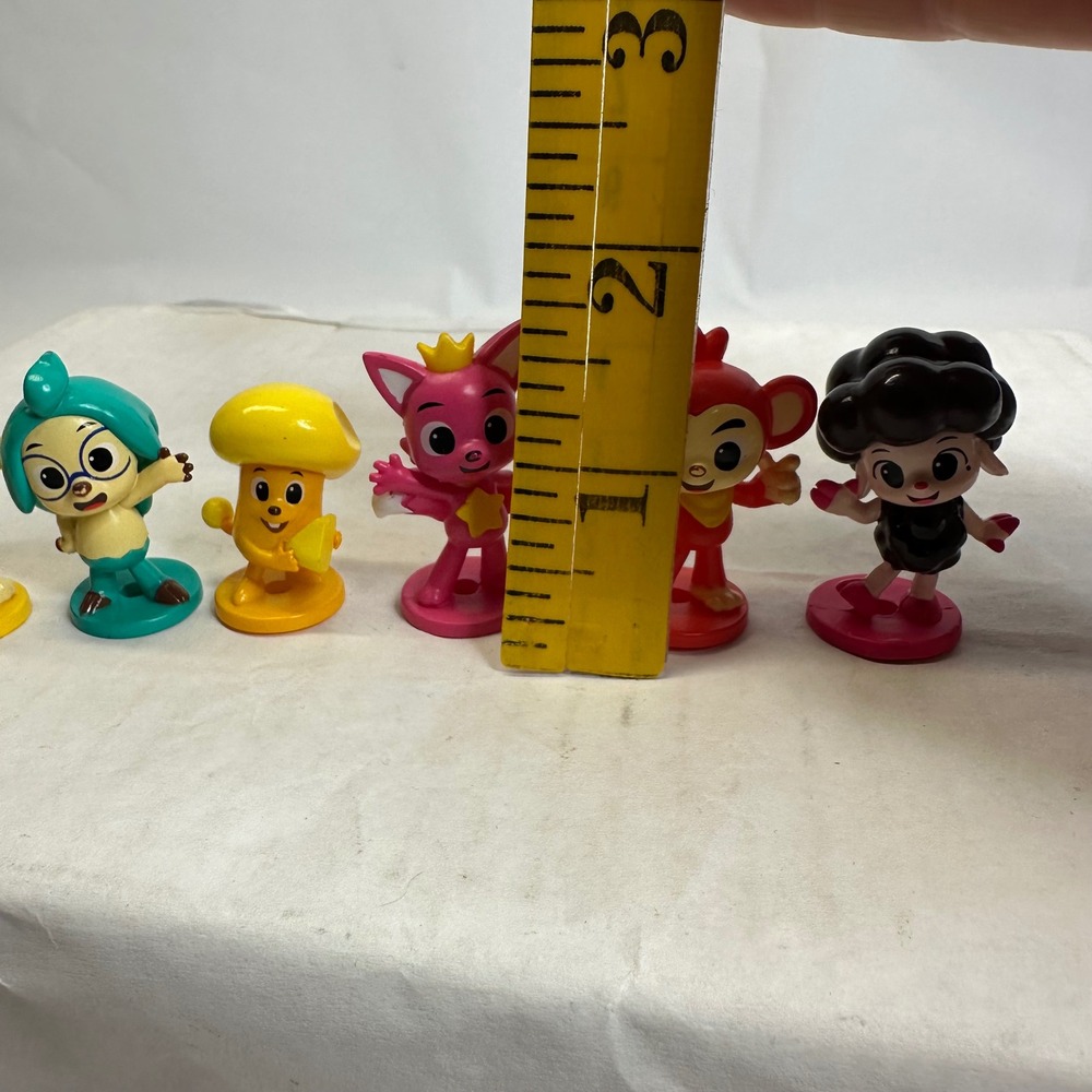 Pinkfong Hogi Wonderstar Mini Figure Set 6 Piece PVC Cake Toppers 2.5 Inch - Picture 5 of 10